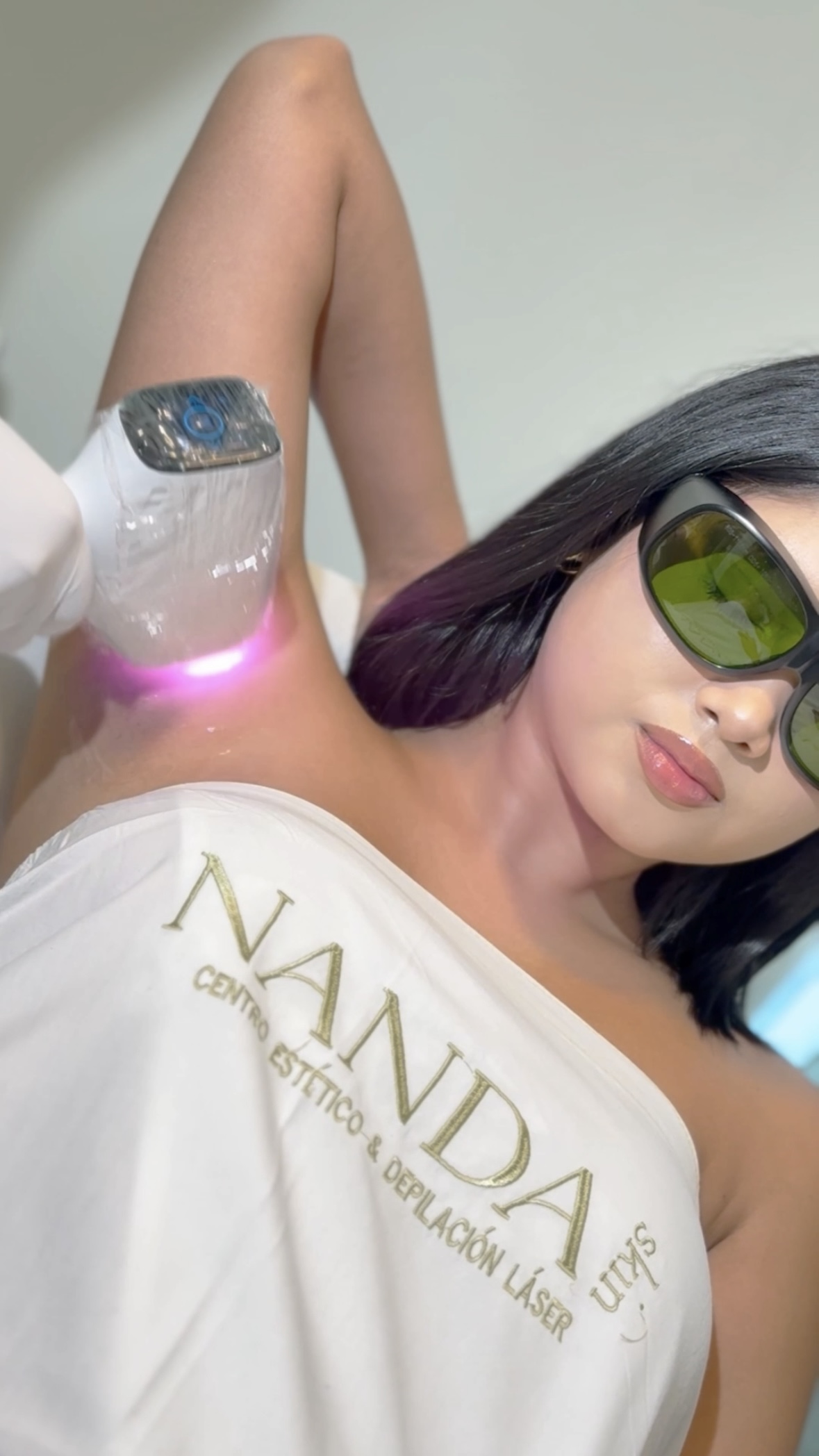 ZONAS MEDIAS  Axilas, abdomen, glúteos, brazos.
  Agenda aquí