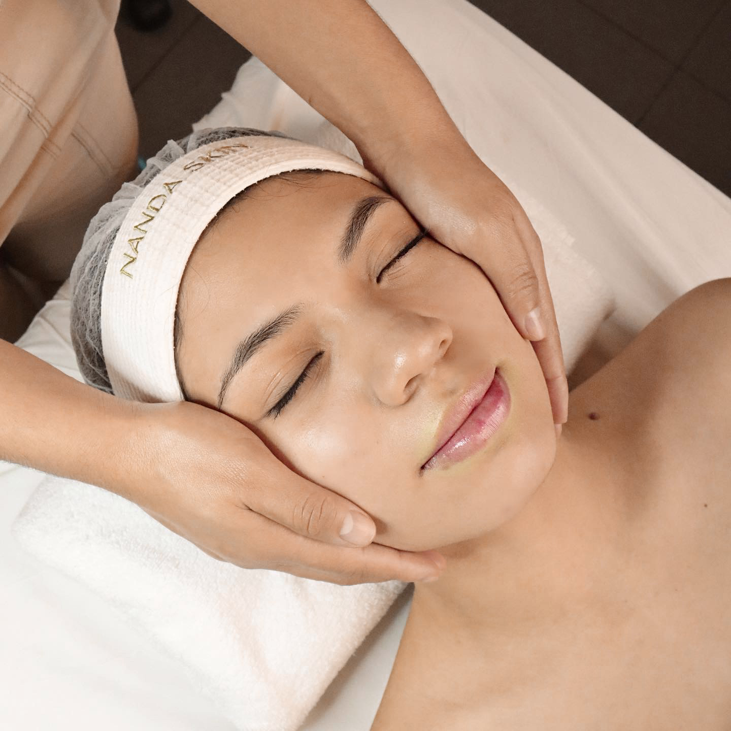 MASAJE RELAJANTE 60”  - Reducción del estrés
- Aumento de la tranquilidad y relajación
- Disminución del dolor y de la inflamación  Agenda aquí